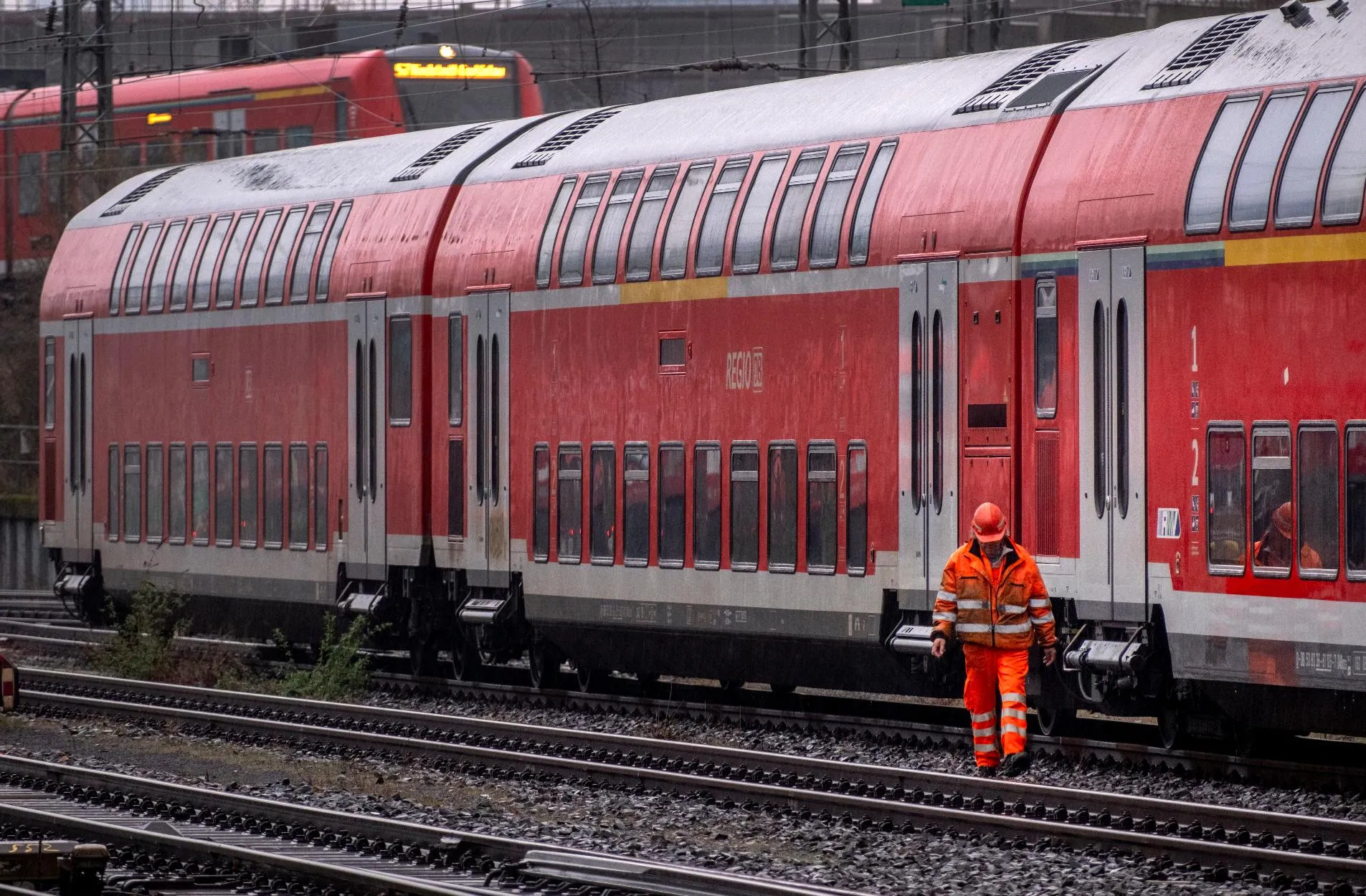 e3955fcadead4762af645bd75f3eff80_main_germany_rail_strike_27749