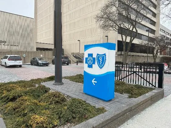 ddf4b0025a124e248092f9659b5c4060_main_us_workers_fired_vaccine_25799