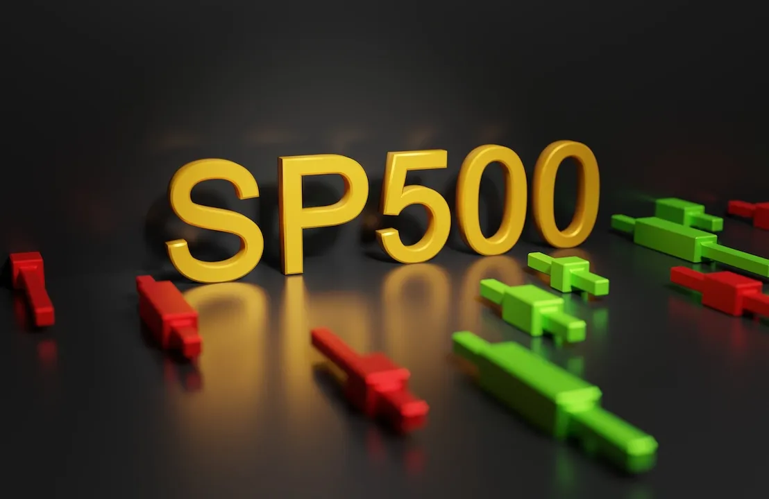 3D S&P 500 stock index on a dark background with a colourful chart of growth and fall from Japanese candlesticks
