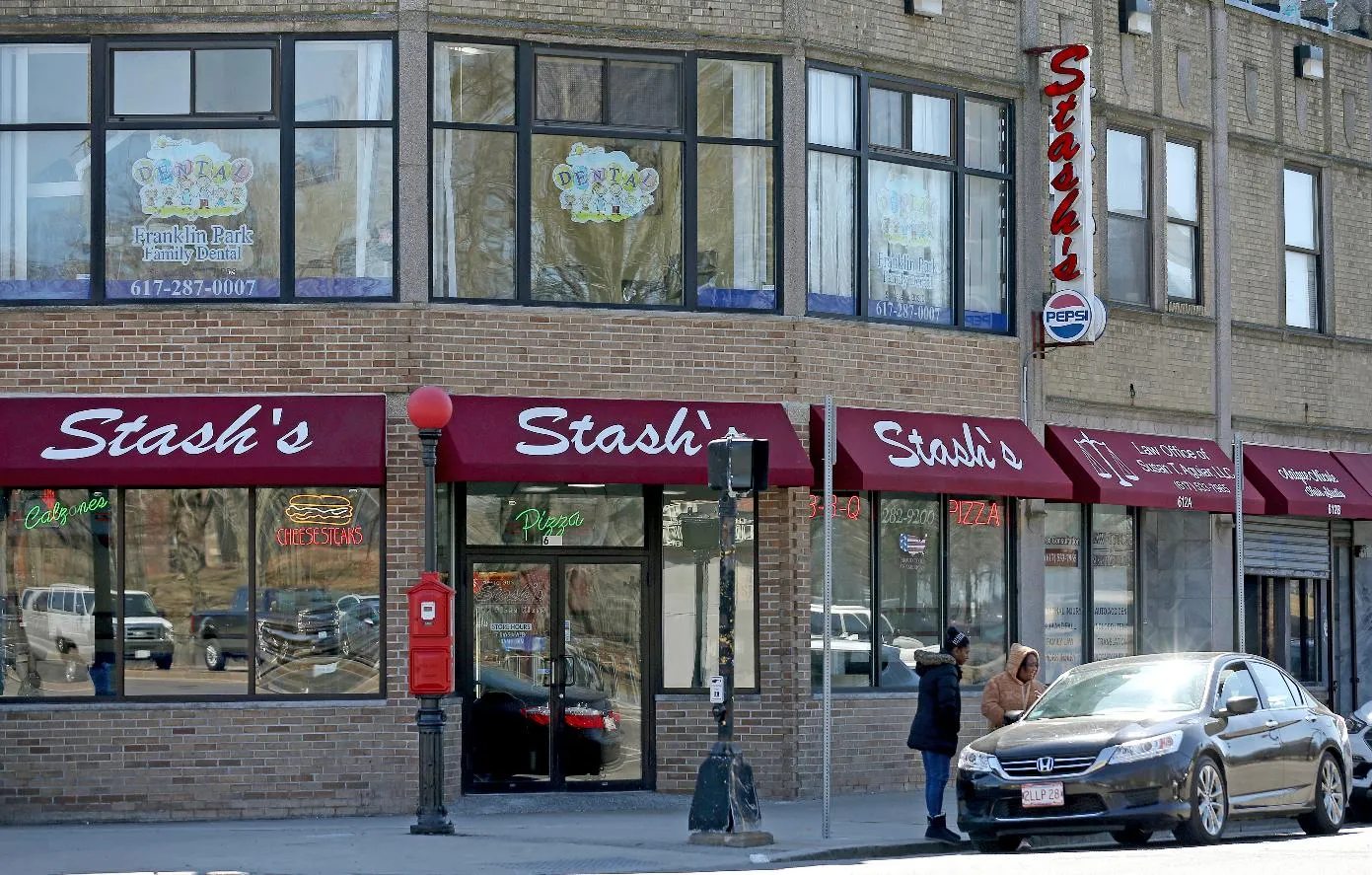 9a212e1e3ffb4eb8bea274361e3d042f_main_pizzeria_employee_abuse_92227