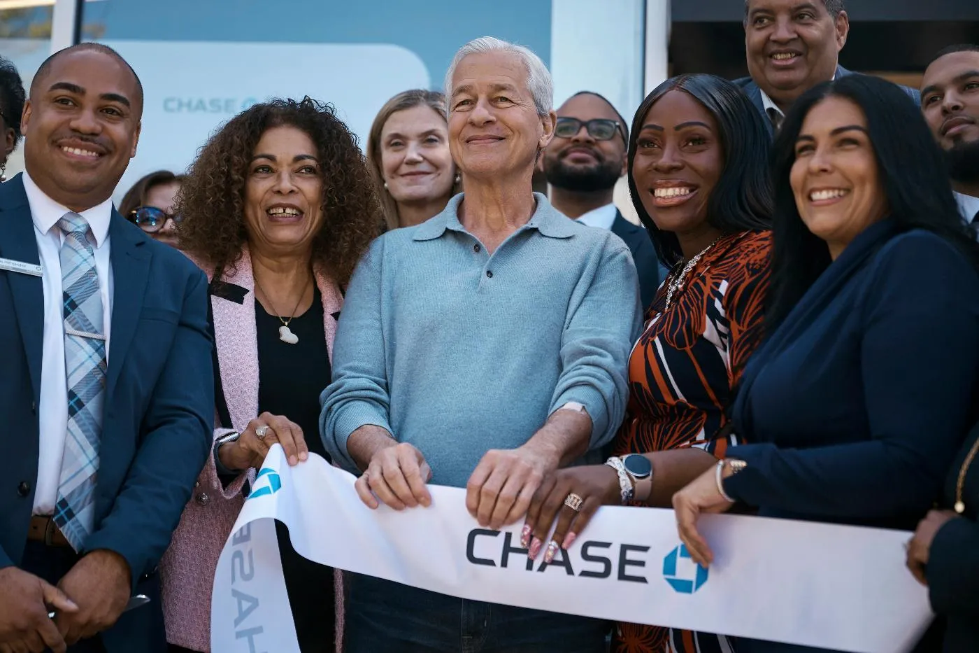 332f8ec3d6fa43c8a4e72199722a1bbb_main_jpmorgan_dimon_interview_95328