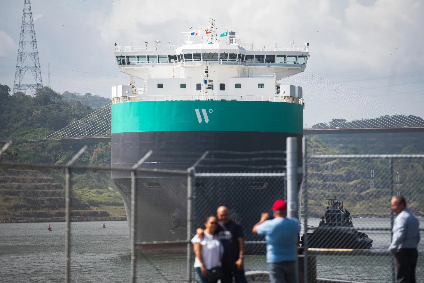 2c3b6144a3364022a66d90bb080f04a5_main_panama_canal_86158