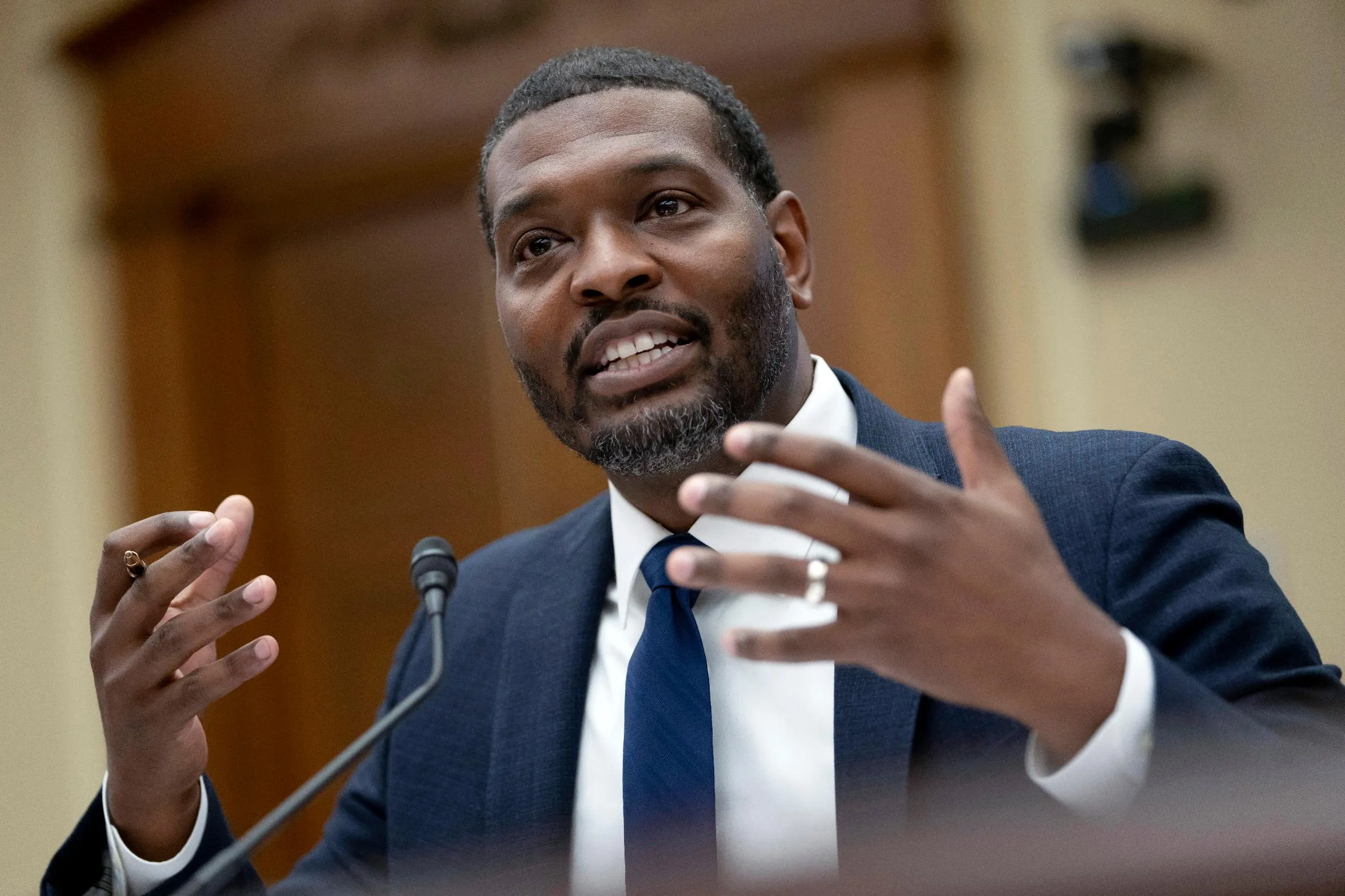 a8dbaf3f98b14145a1e0da0d2846b233_main_epa_truck_emissions_68411