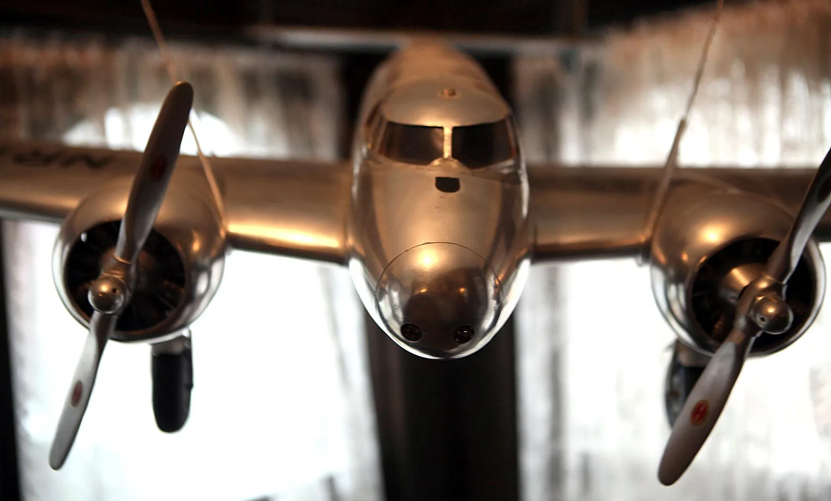 1e920bcc439d41908ab4baf1fe67d8fa_main_amelia_earhart_sonar_33353