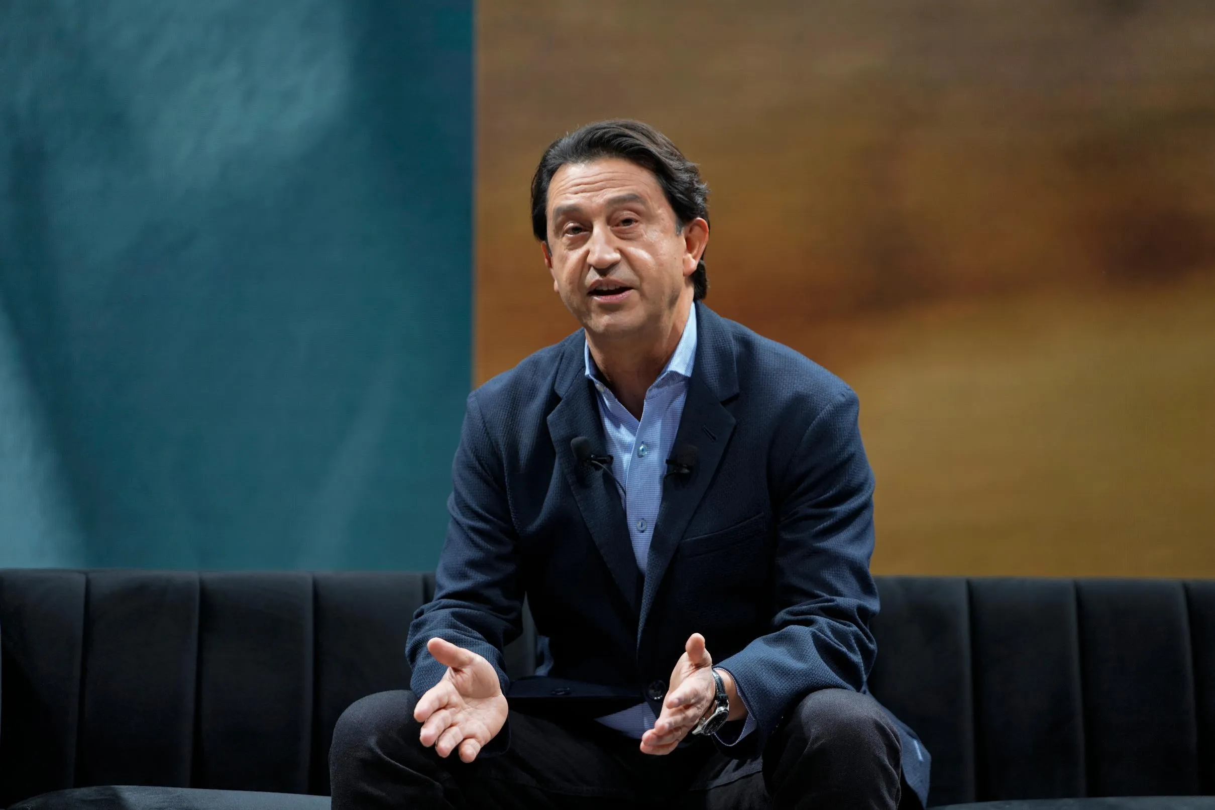 c754d030550344f49c61b980c9128ff9_main_gadget_show_hyundai_35068