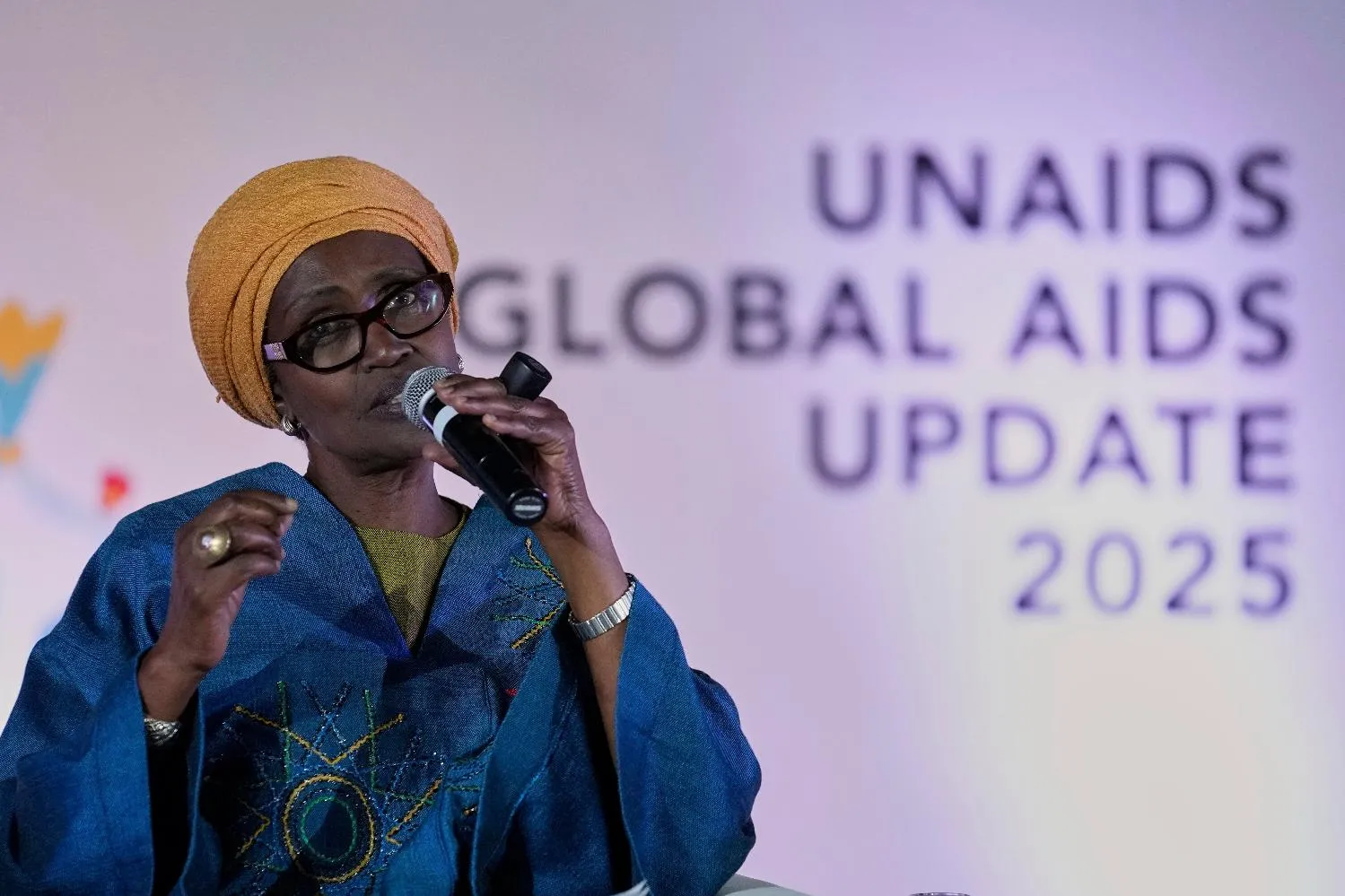 2f59ef6884714f55b53eb0475ef26bb4_main_south_africa_med_global_aids_report_69902