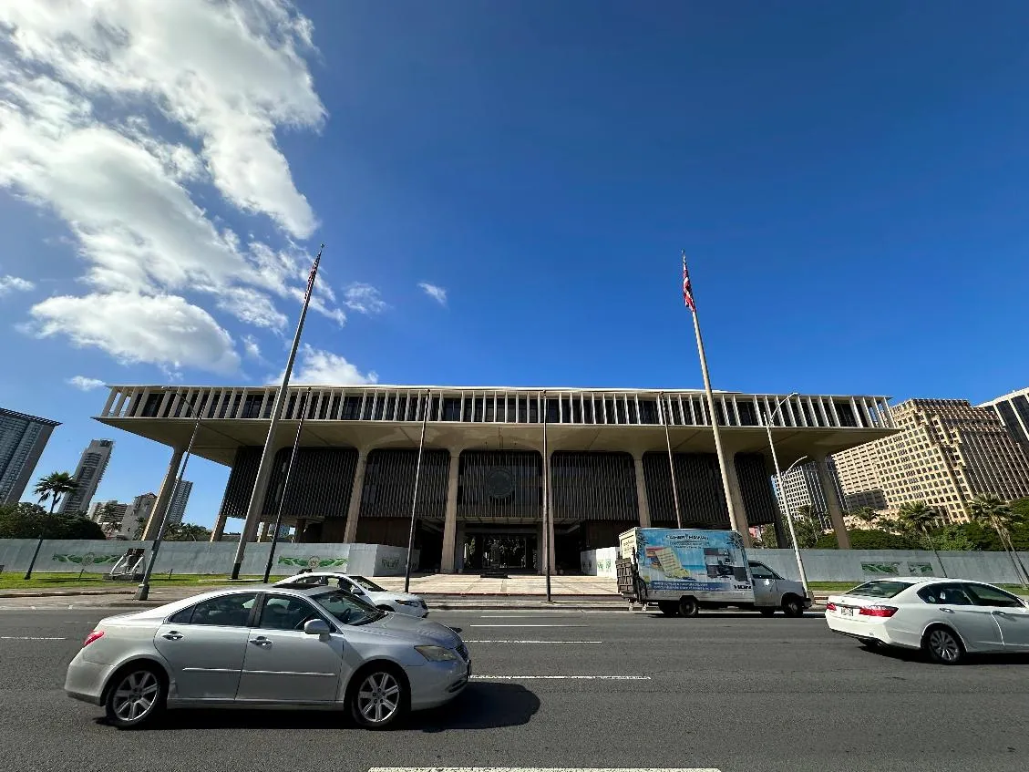 2045d2f4fb3b4694974ae8d2eac32809_main_hawaii_legislature_97600