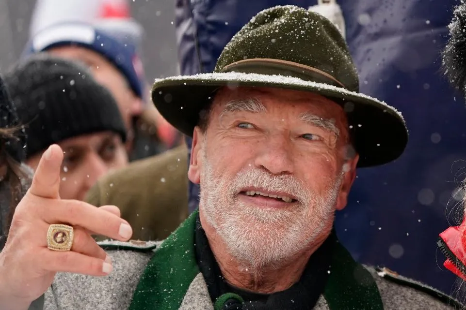 f8aa2f2161974a60bed13c449addd80b_main_germany_schwarzenegger_watch_75537