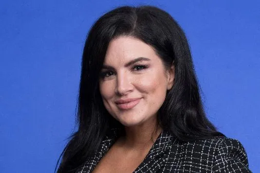 91504a6a030f4aeb91d30ff29eb067f9_main_mandalorian_carano_firing_01945