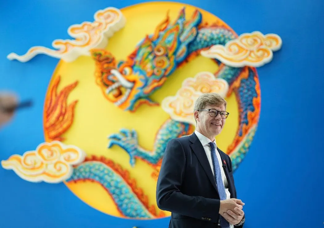 1c1de9f9ef5a4c02aa89e79c7301603a_main_vietnam_lego_70581