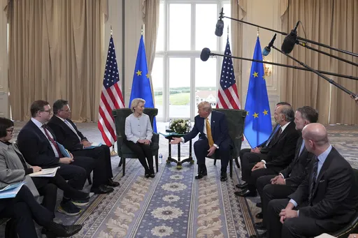 8d32370fa3ea4bb39ff3df628116dc07_preview_trump_scotland_99926