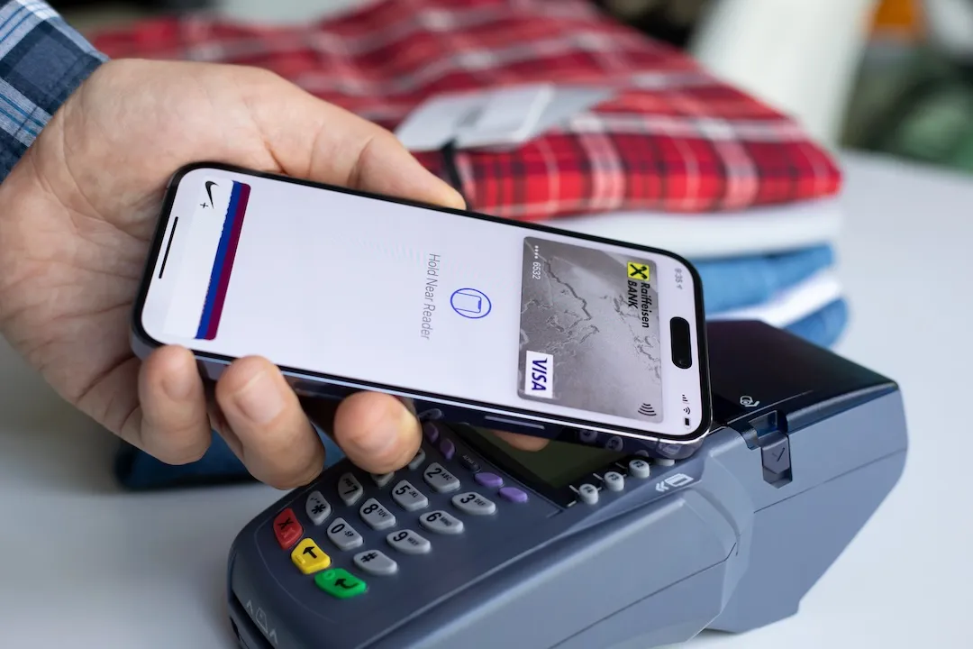 Apple iPhone Payment Process with Chip & Pin device