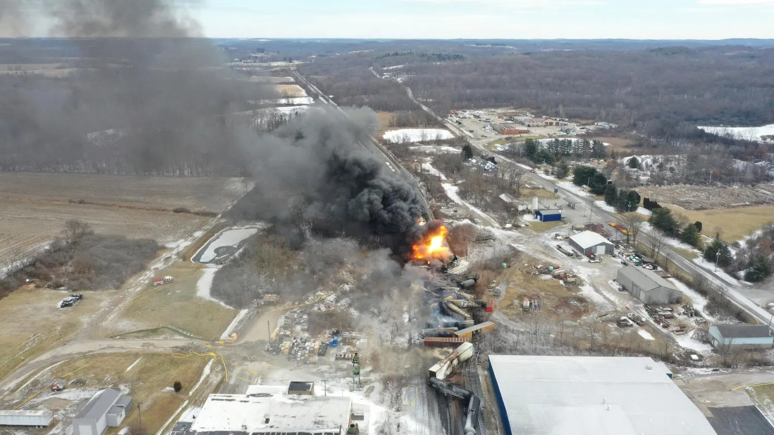 cddecb15c35e434f848045d10efe5b67_main_train_derailment_ohio_99041