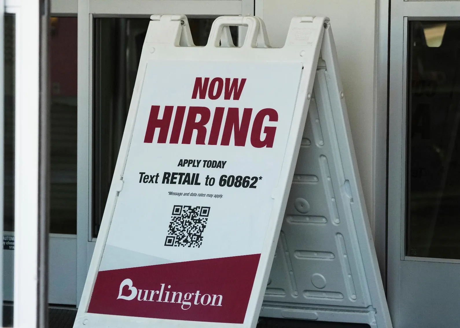 fb5b2254cb4948f4bf3ea35252233605_main_hiring2C_employment2C_job_opportunity_92366