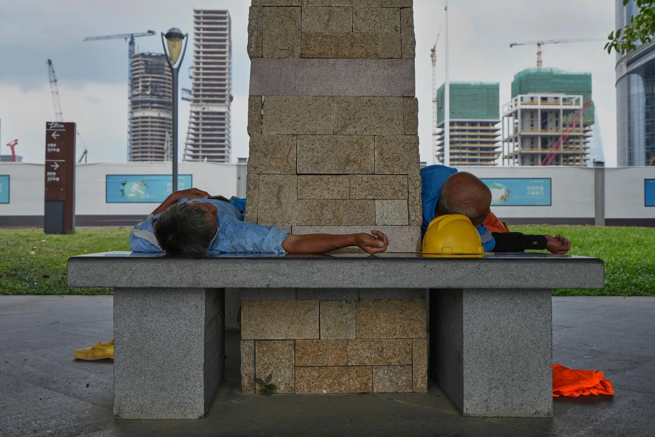 75755fb245e641599a6489f618b1bbdd_main_china_economy_44997