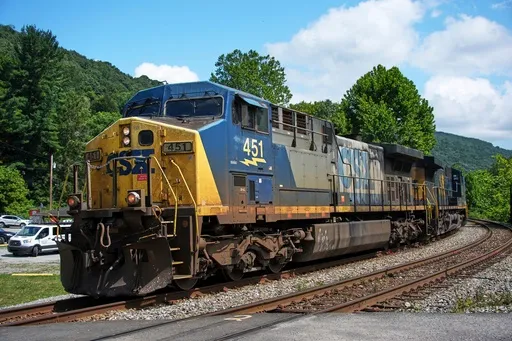 36ebbcb9029f473fa0eabb1891769484_preview_csx_railroad_ceo_68304