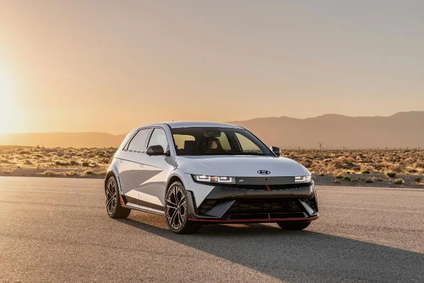 c4a72201a9a844a5be4522fc9406b814_main_behind_the_wheel_30426