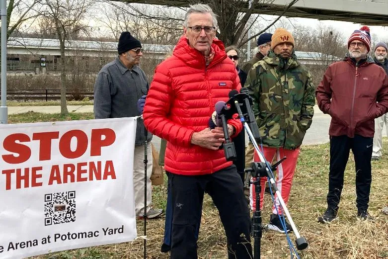 bf536cc6f47c46febfca545683f73111_main_washington_sports_stadium_23424