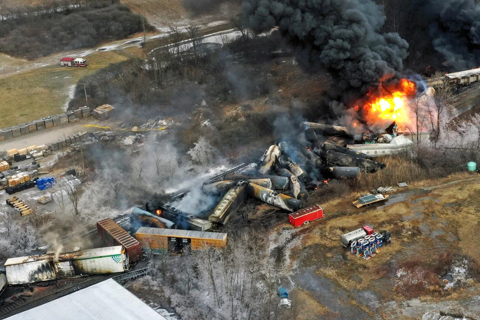 458812f17e33407687a7fead9ec6ab22_main_train_derailment_ohio_17747