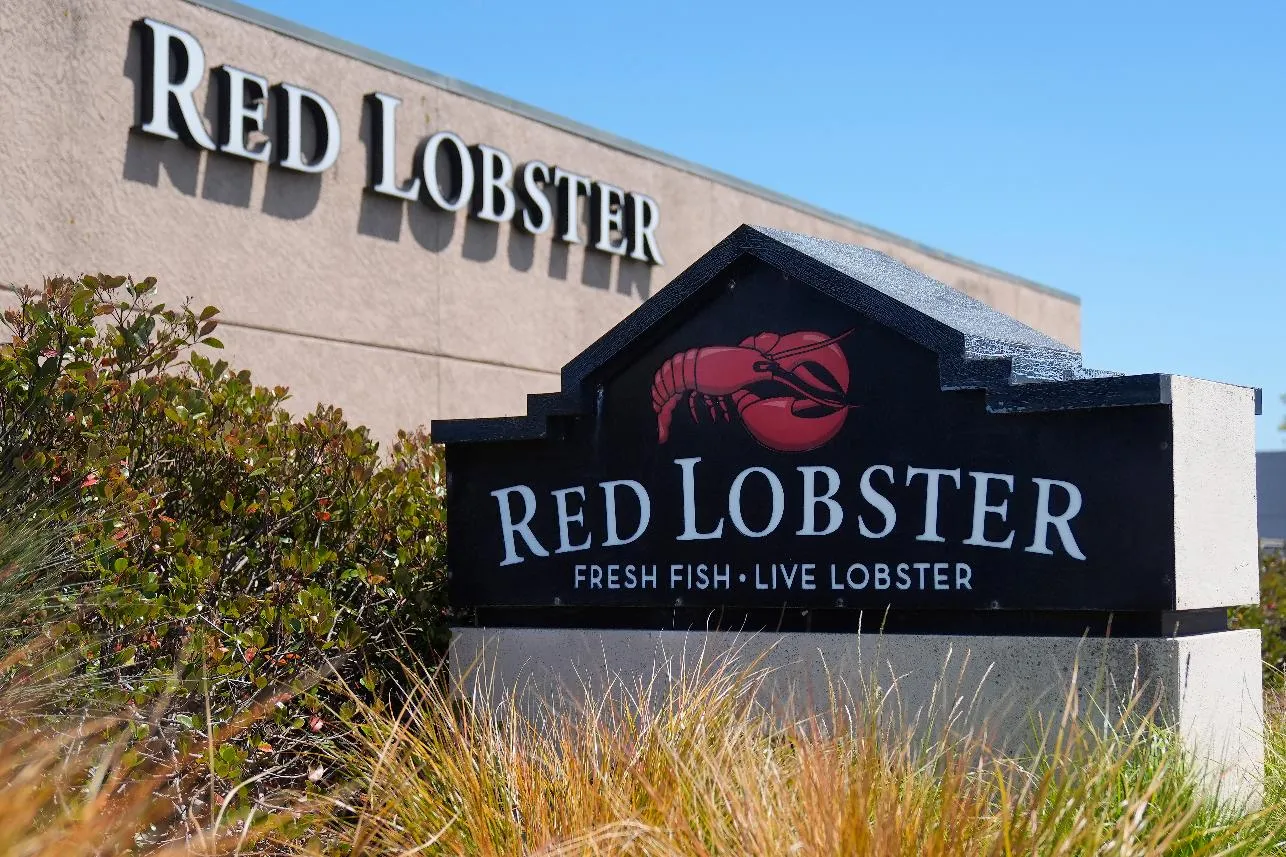 2f2b9c887a2b45beb04bd356a5b94043_main_red_lobster_bankruptcy_02684
