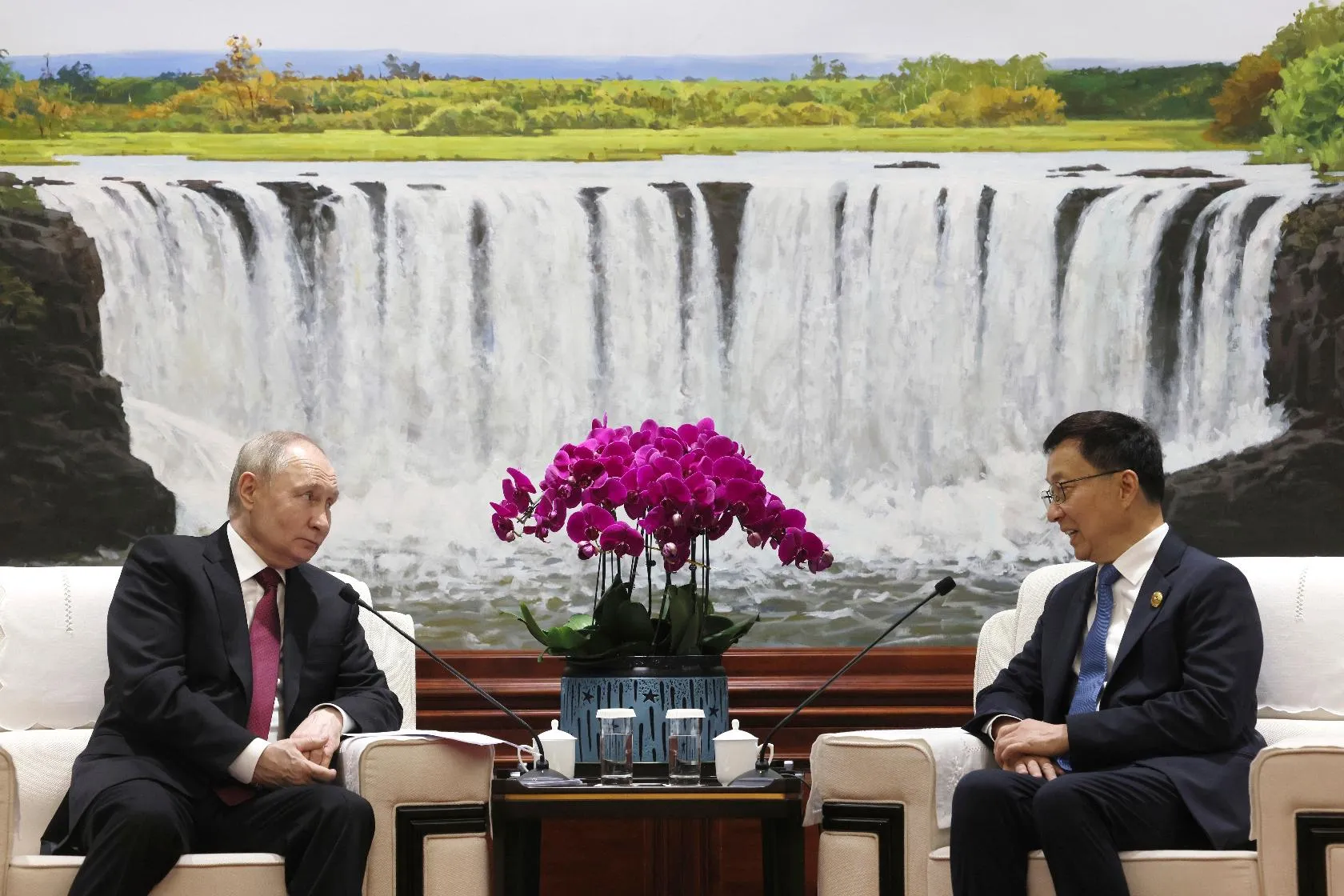 6a63dc6ce025455c8c69ada86370a663_main_china_russia_39850