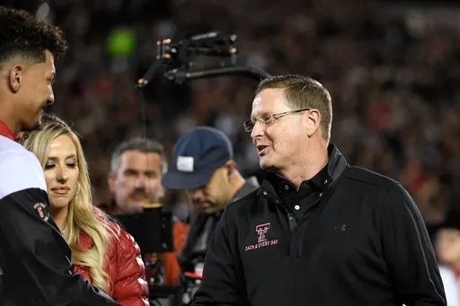 a51f3a1350ae478bade46bb3e73af000_preview_ncaa-jersey_ad_patches_football__80969