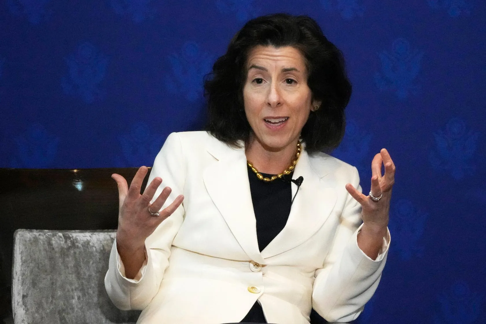 7ad60a339e09402ab055aca76632bb2e_main_biden_microchips_21361