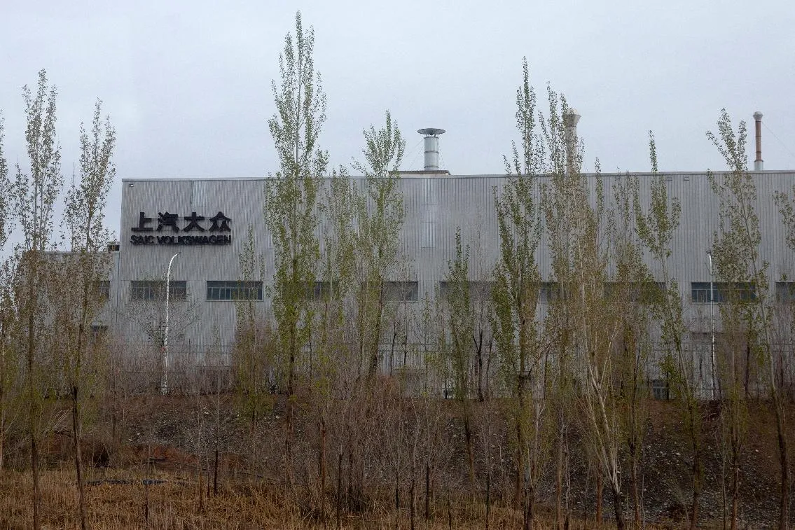 3520112132424b9e988330eda8f7a453_main_china_autos_forced_labor_43607