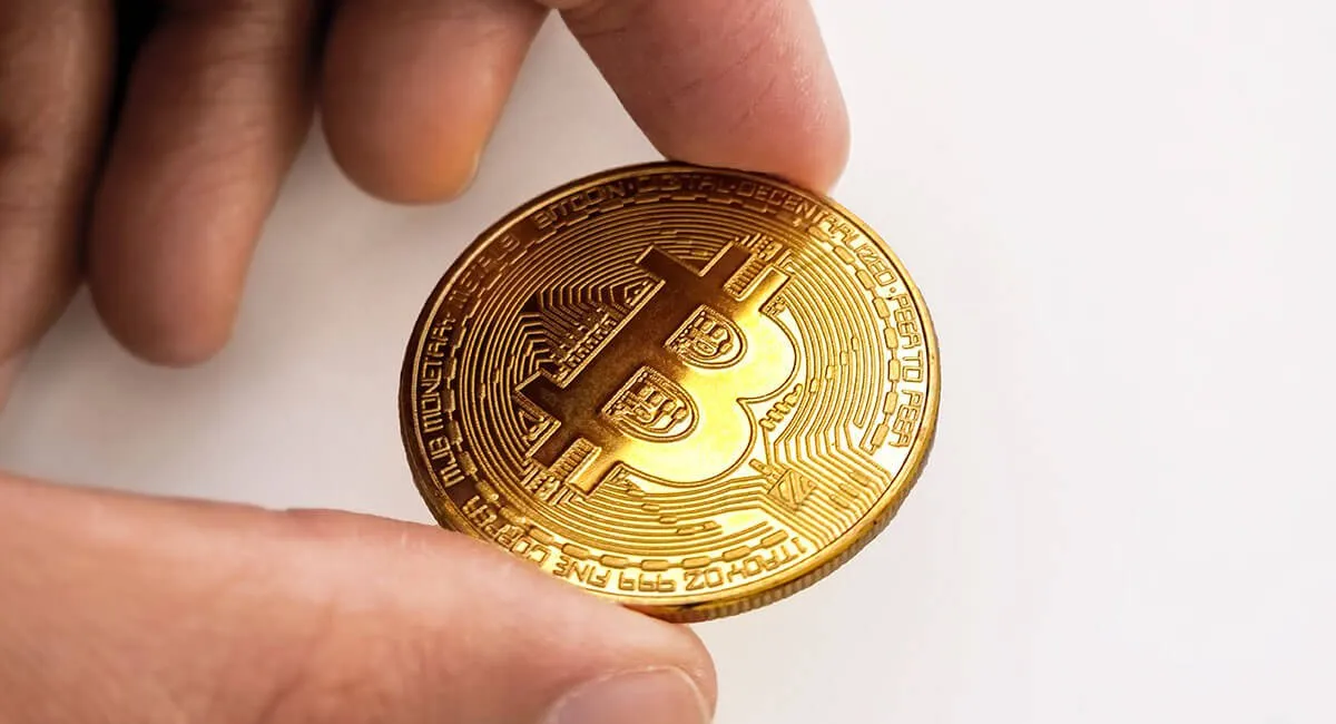 IsCoinbaseagoodinvestment_-Hero_04153d2ca909f05d9cb1c645038183a4_2000