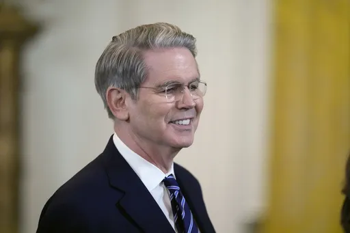 d1aa37e456124cafa690c0d77f1e2447_preview_trump_52032