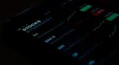 stocks-Berkshire_f100e60708b36177dcb92796e446b471_2000