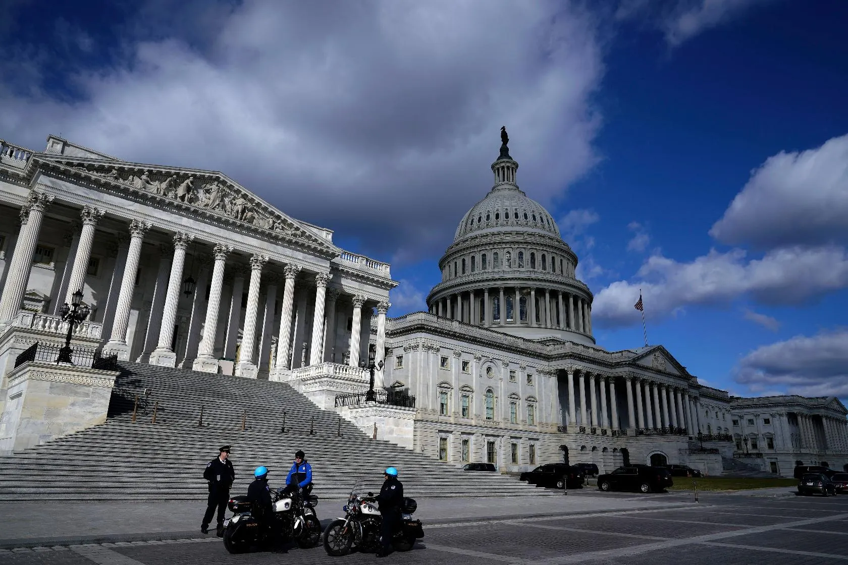 1c0b95729aa74fbdb234b85d3da6bbff_main_congress_ukraine_49853