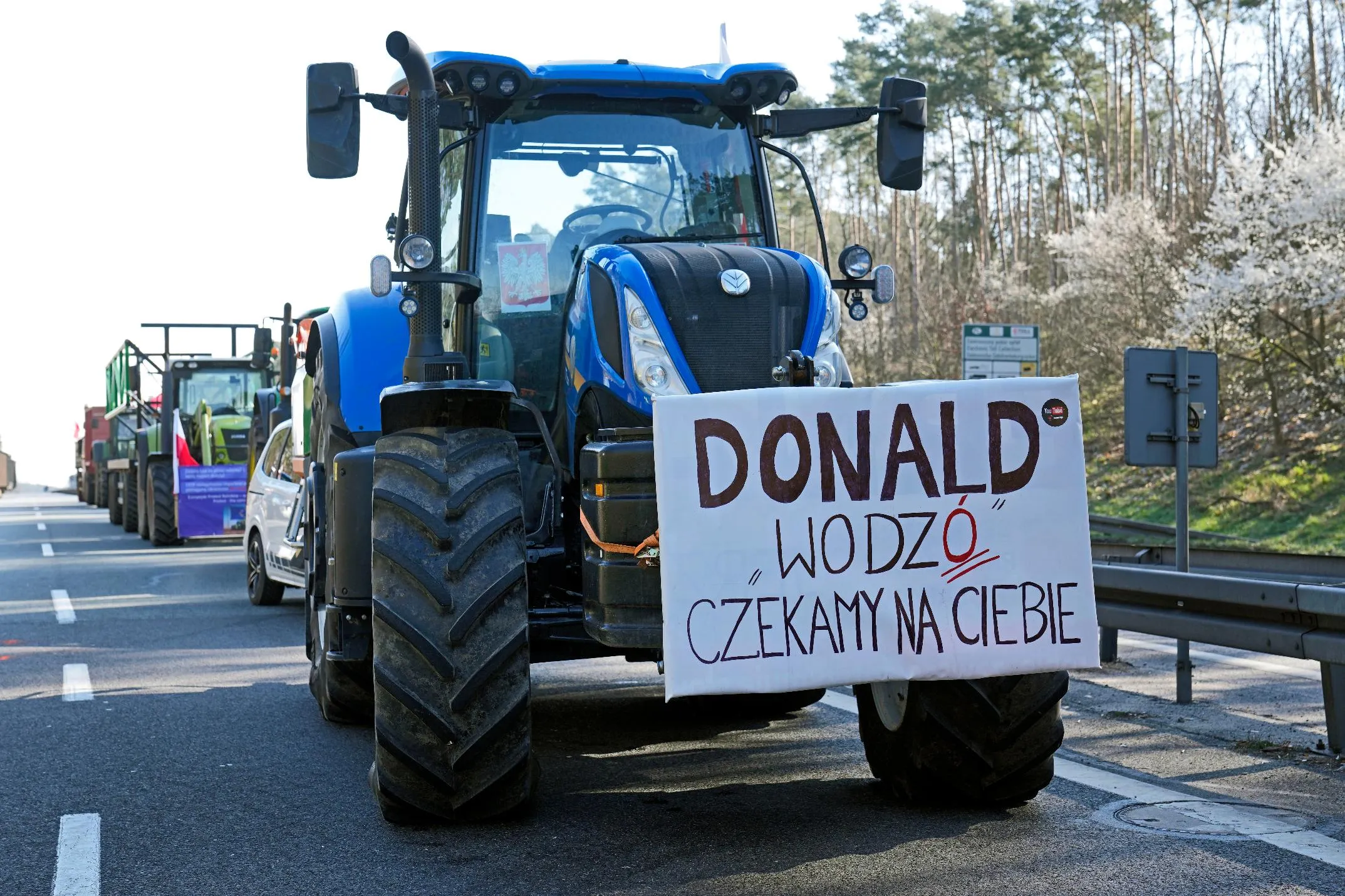 74a2b4ccc1fe44909ade65a8d24e76f7_main_poland_farmer_protest_border_92190