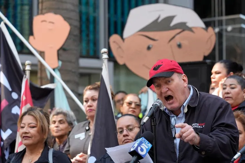 a4b03d6525e544dbaeb949b8fc2592b5_main_california_hotel_strike_92540