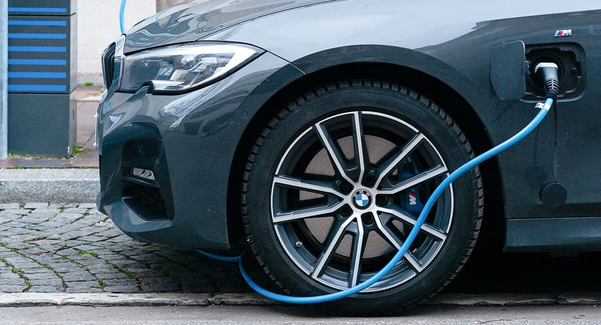 AreElectricVehiclecompaniesagoodinvestment_Hero_3d9b83ab711f47e886937bf7a658293b_2000