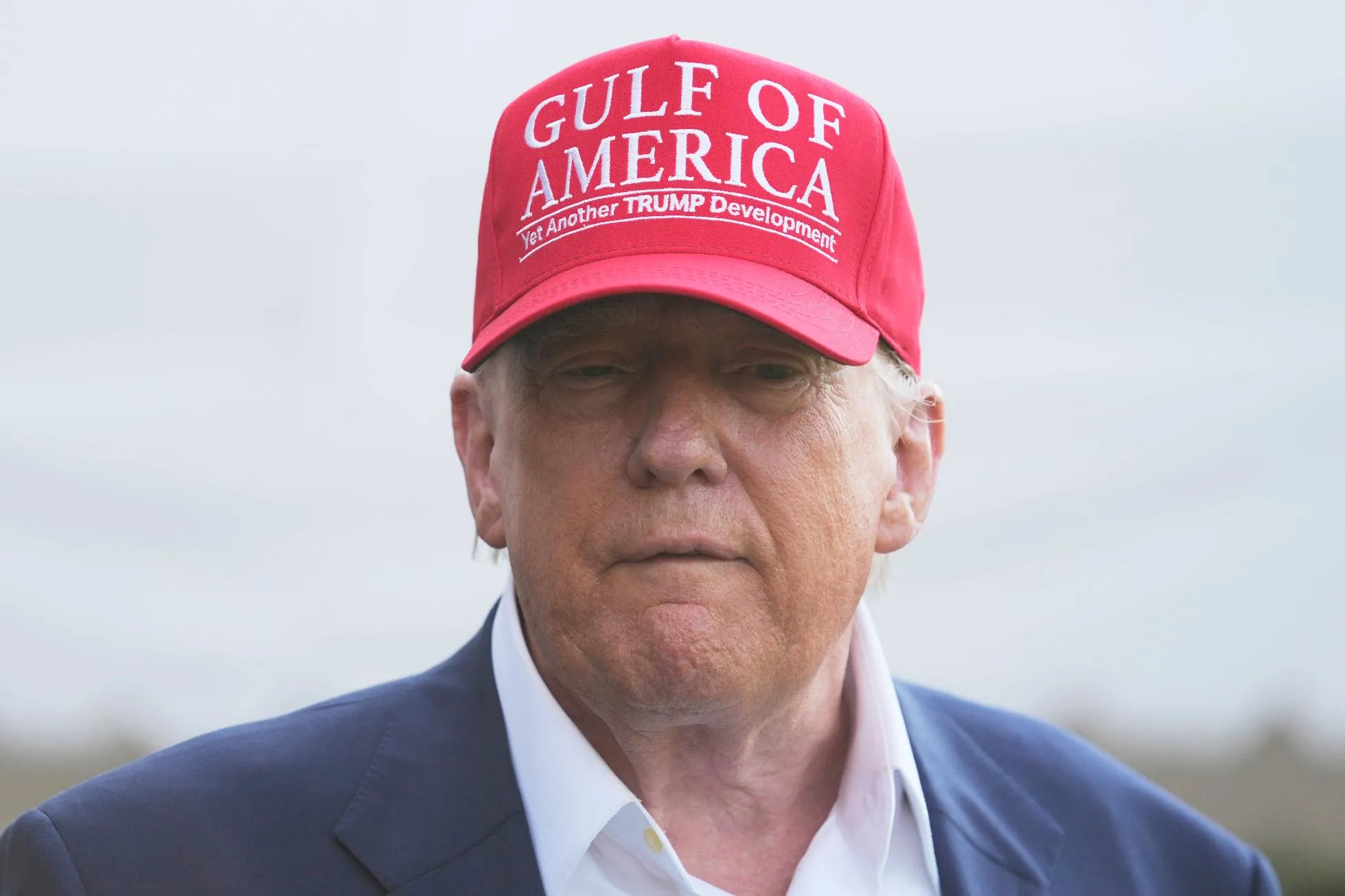 3268db74a413402fb73d05115dd86bae_main_trump_00365