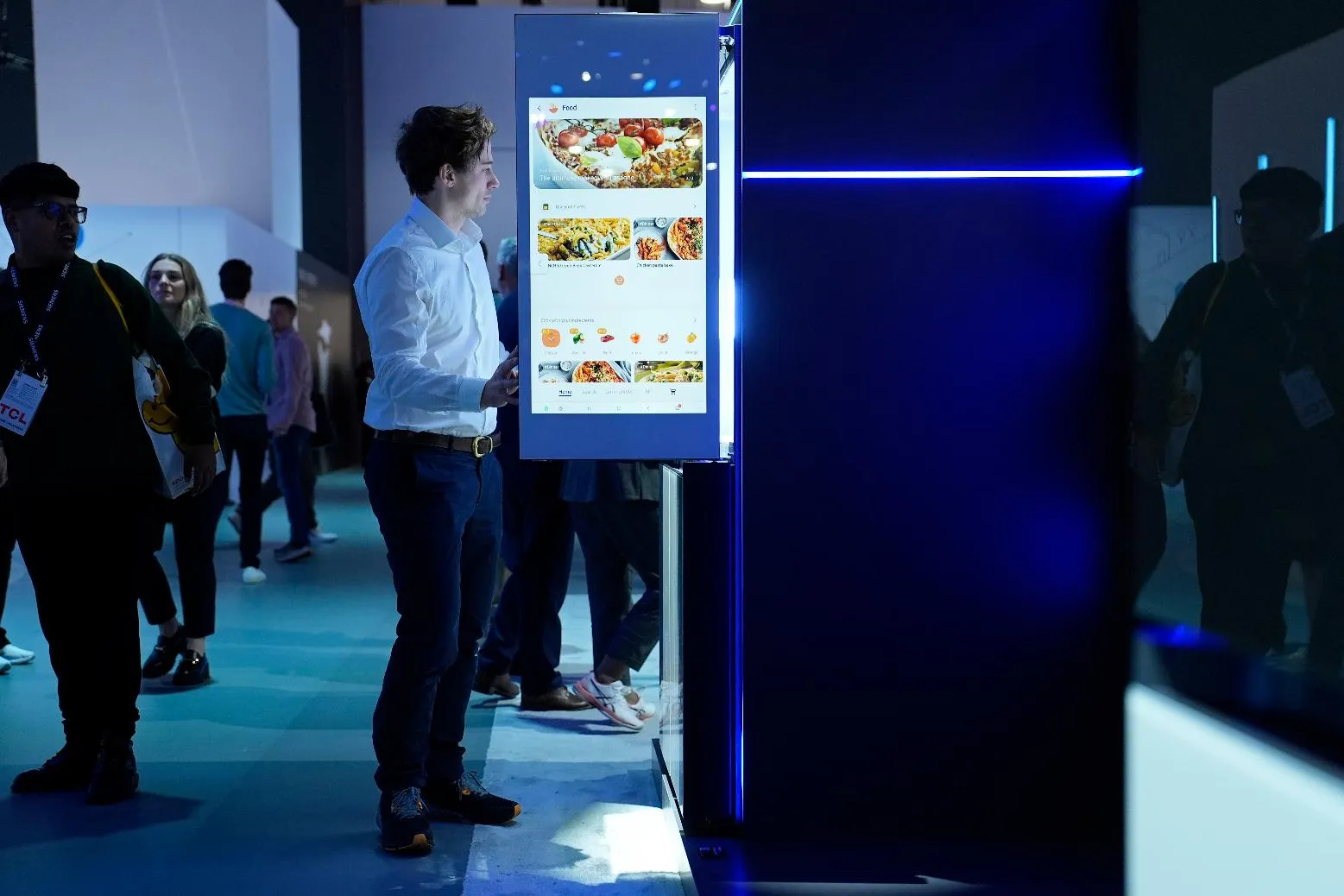 ccec0f609a7a4f2ea50c3433ffb94374_main_gadget_show_samsung_71767