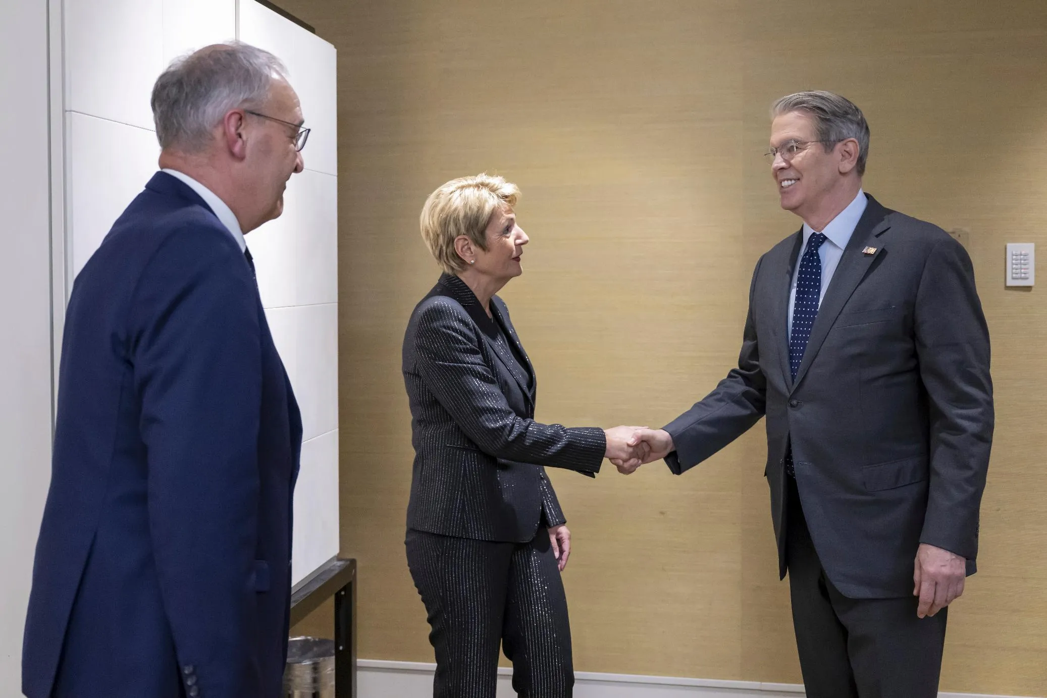 0cec6d08aee740bc9413a29f5c09eec8_main_switzerland_us_bessent_09554