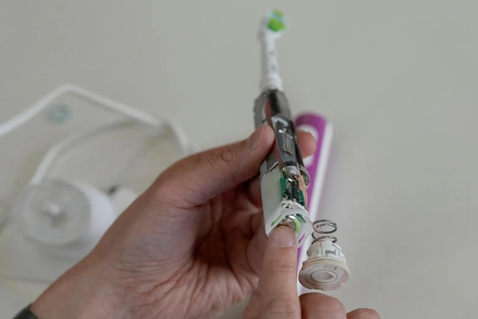 d752855648674160895261a2f5d681cb_main_one_tech_tip_electric_toothbrushes_19567