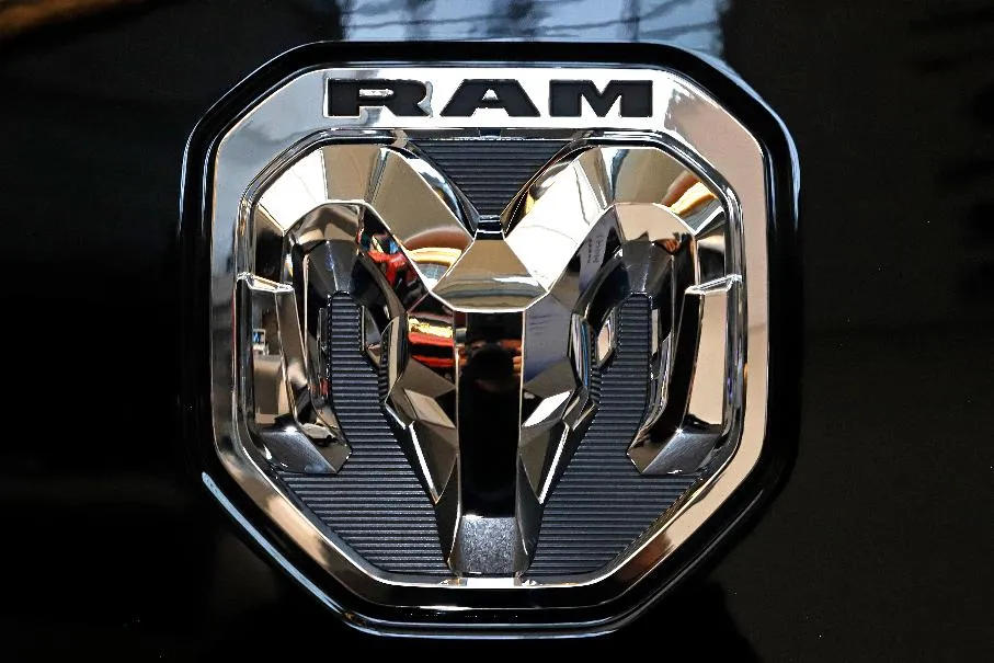 d1895452b4f04161a978060c3a1640d9_main_stellantis-rollaway_investigation_48136