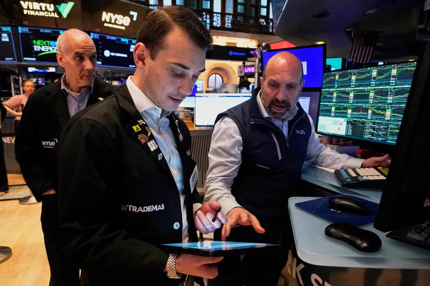 8e2d907340bb412ea17fc91aa648837e_main_financial_markets_wall_street_06301