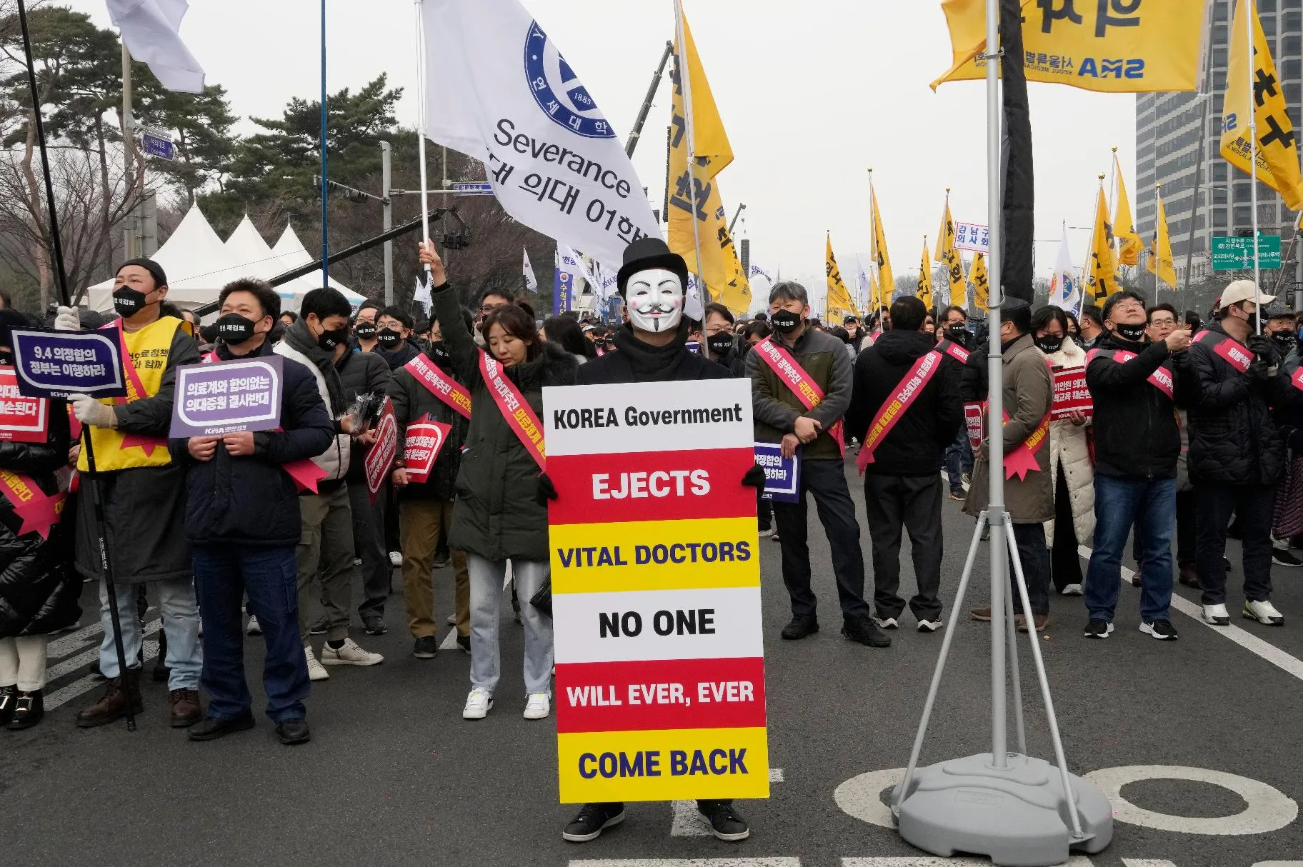 5434b7de2b454d05a1daa641c8b9d278_main_south_korea_doctors_protest_25605