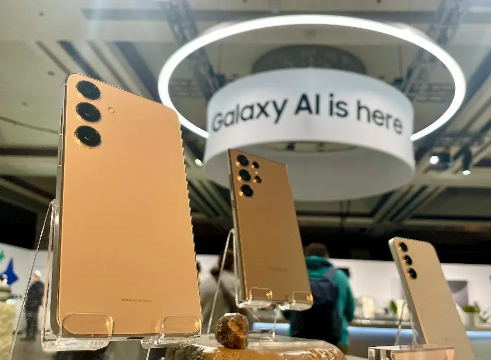 9c84dbbbe4ac4b31a5bdefbebe5ed310_main_samsung_smartphone_showcase_92097