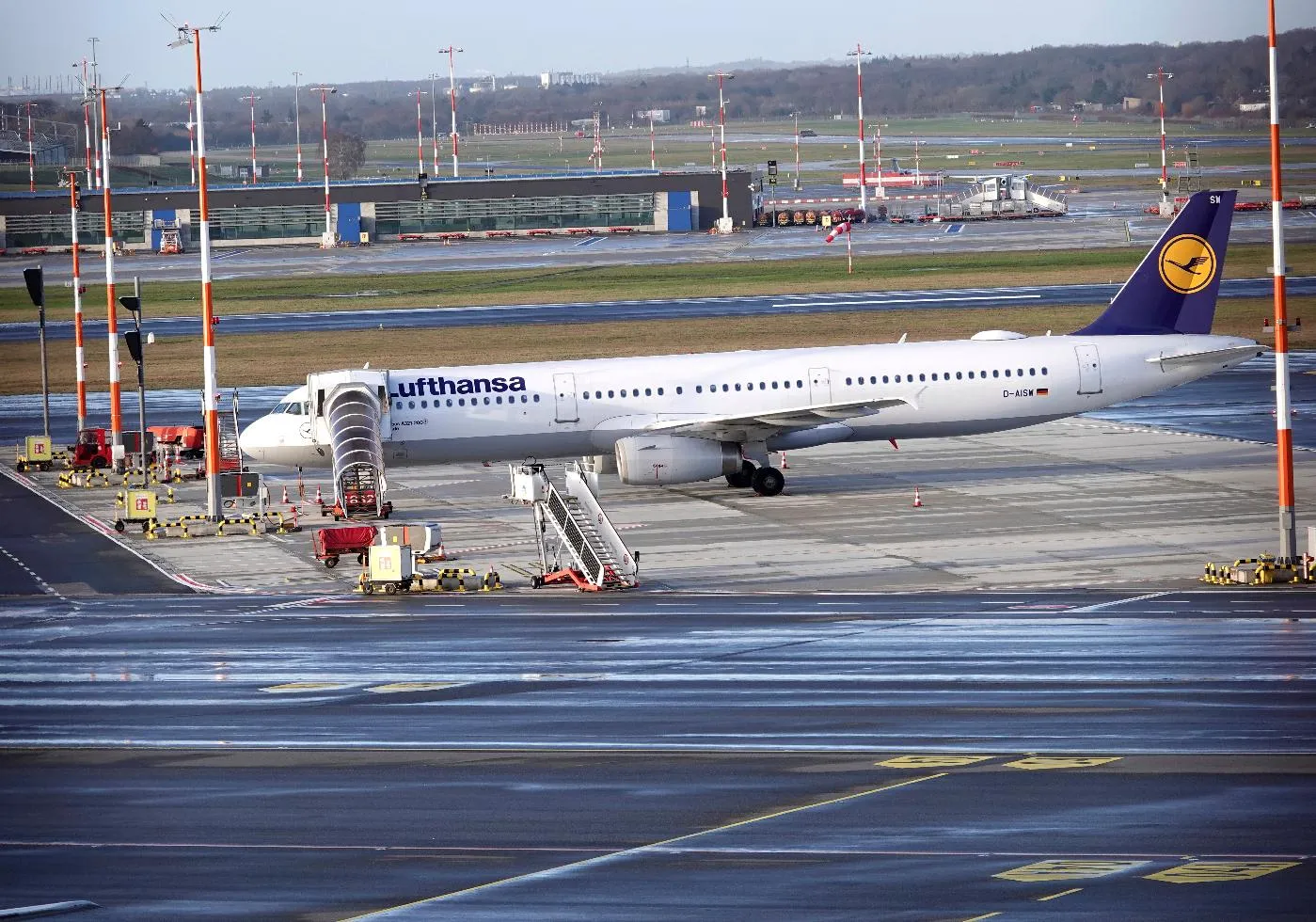 fdfd82179fd04e8db8cb7f8d1ad20290_main_germany_lufthansa_strike_53679
