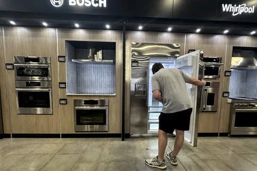 1206f2f7ca3d4aaea3ce39a8a771e009_preview_trump_tariffs_53273