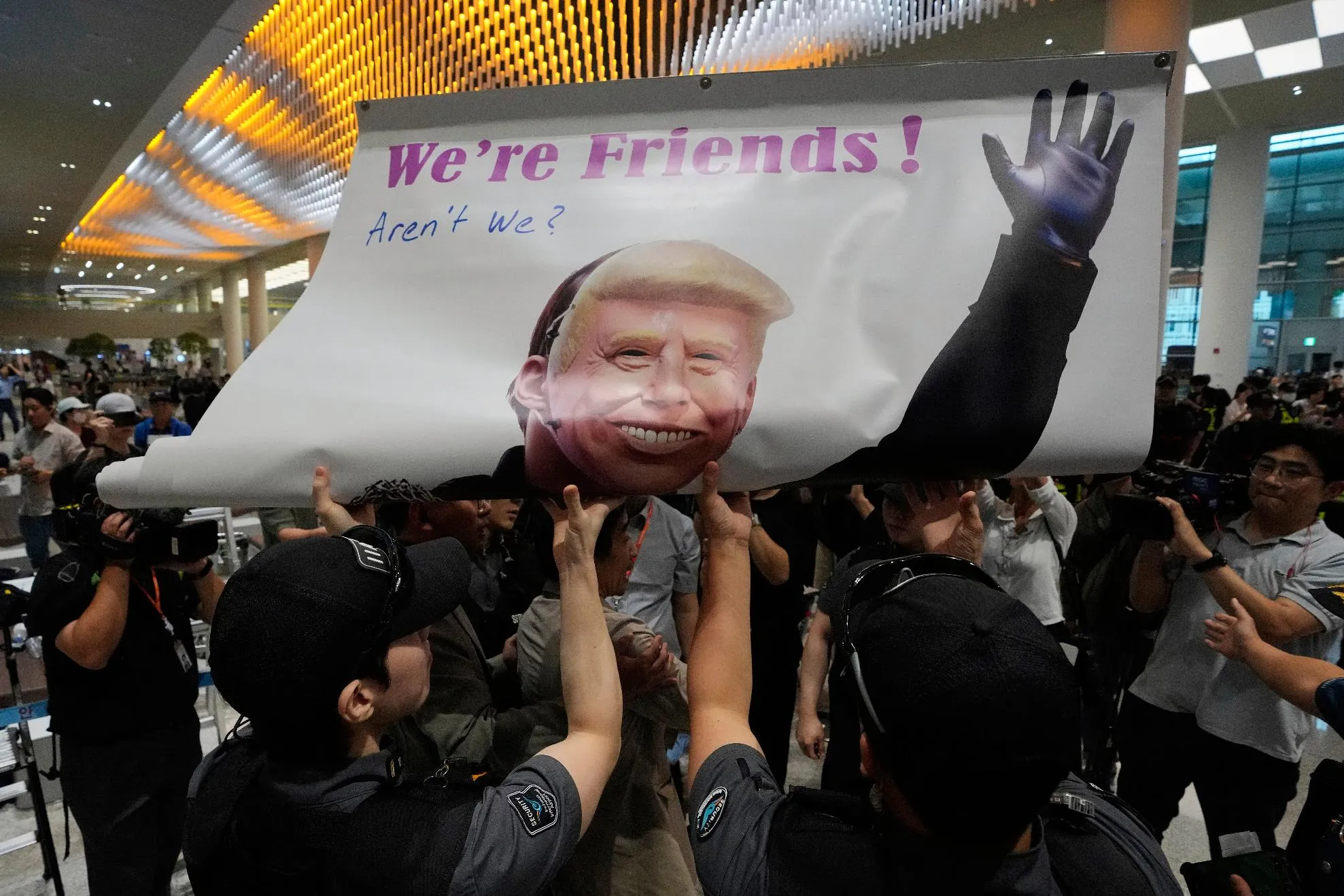 ea6c611ff3734c51972c8c07887f5714_main_south_korea_hyundai_workers_06708