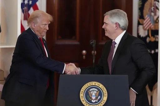 831caa186e4c493eb7ad266e458a3219_preview_trump_17845