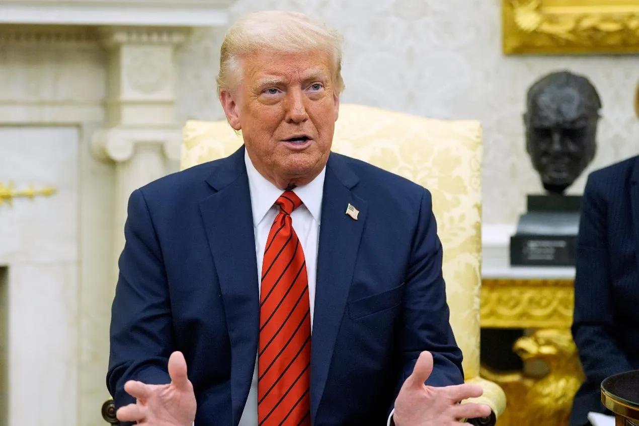 20a5d95146574b96bfddbbb09777cdfb_main_trump_italy_73082