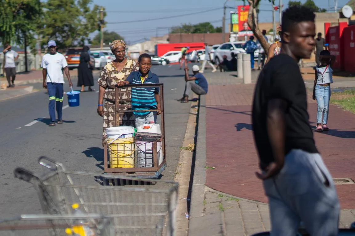 7f346a3108774b79a86e44a55e225108_main_johannesburg_water_crisis_83948