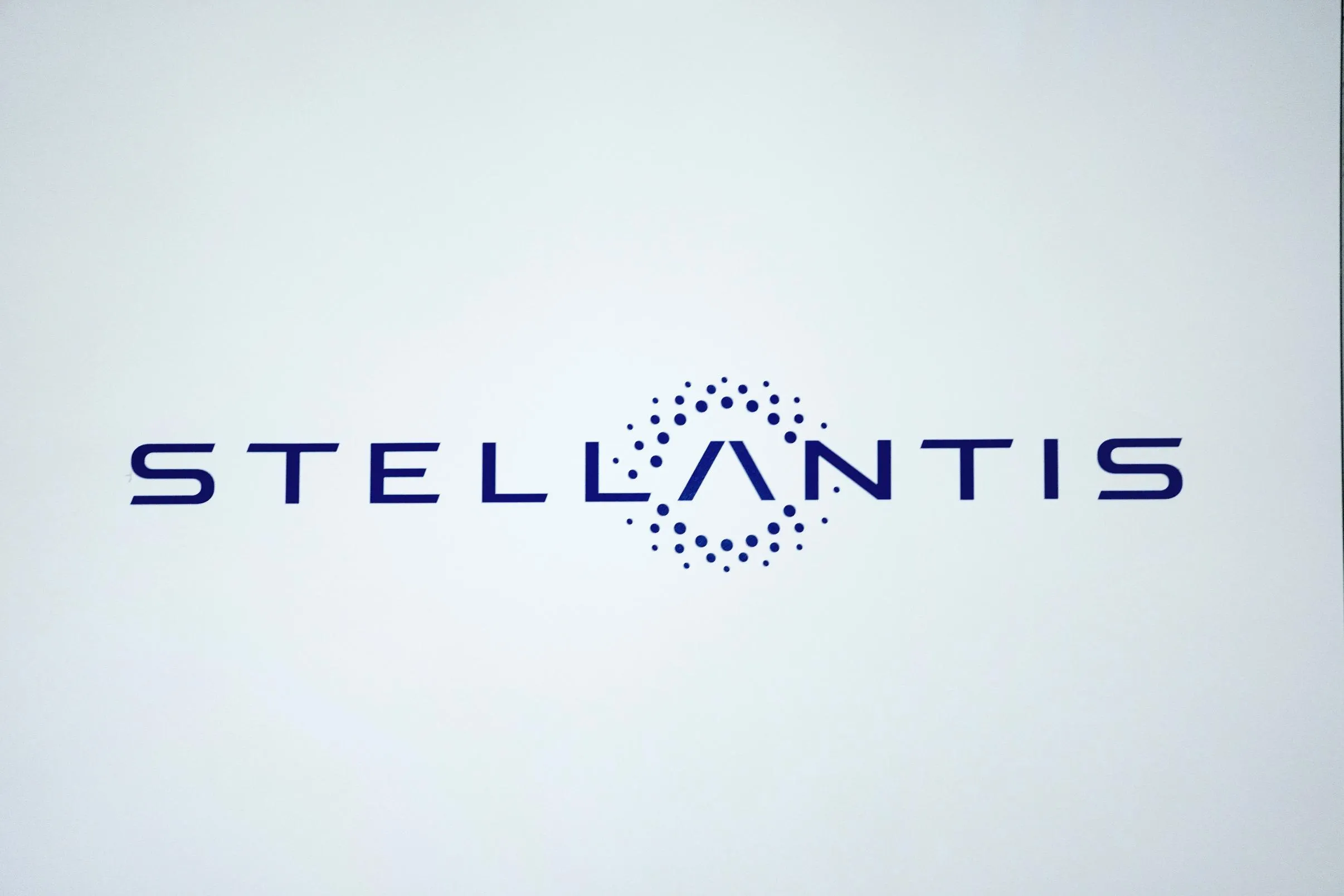 6df884949df84acea2127d9460420fe1_main_eu_earns_stellantis_84109